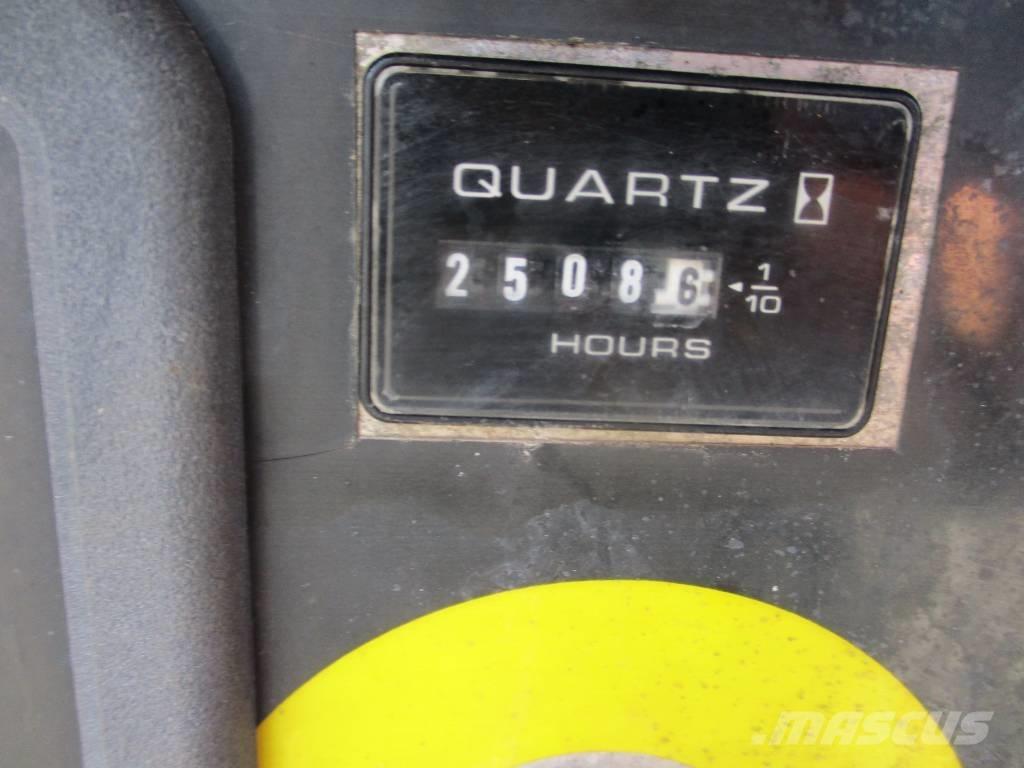 JLG 340 AJ (511) Plataformas de braço compactas auto-propulsão