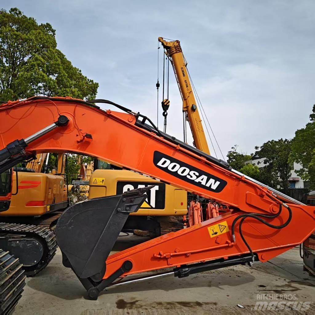 Doosan DX 225 Escavadoras de rastos
