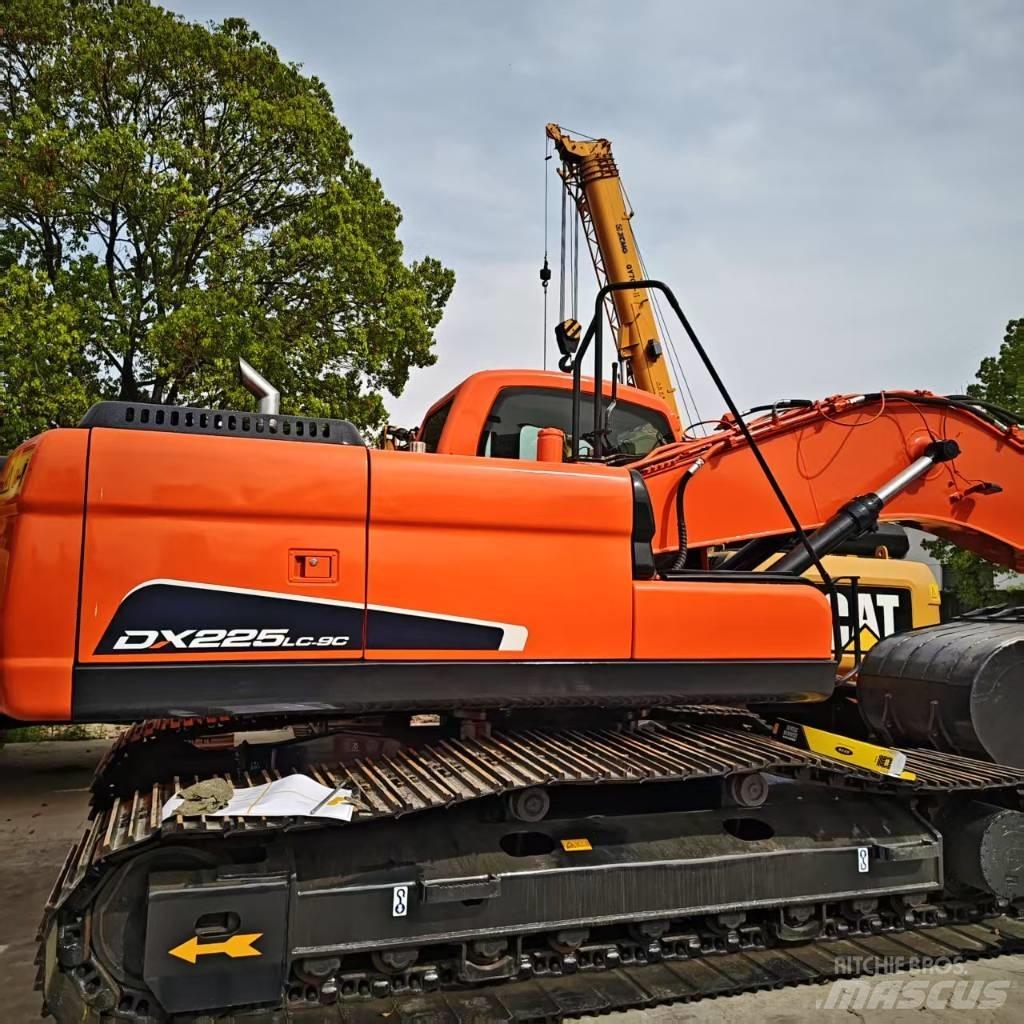 Doosan DX 225 Escavadoras de rastos