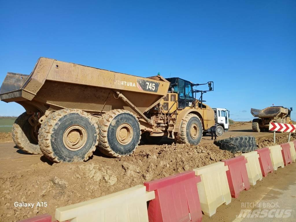 CAT 745 Camiões articulados