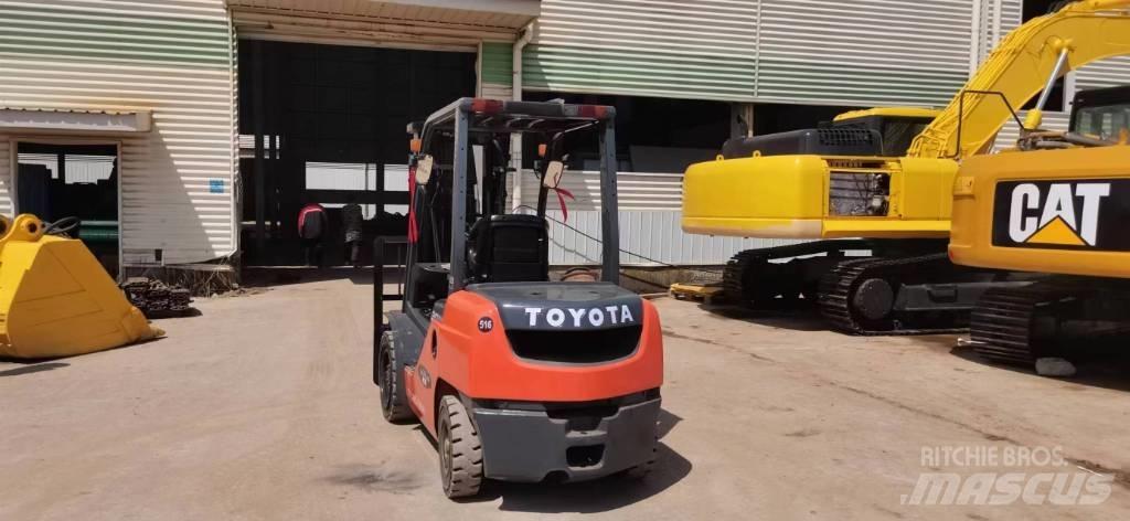 Toyota 8 FDN 30 Empilhadores Diesel
