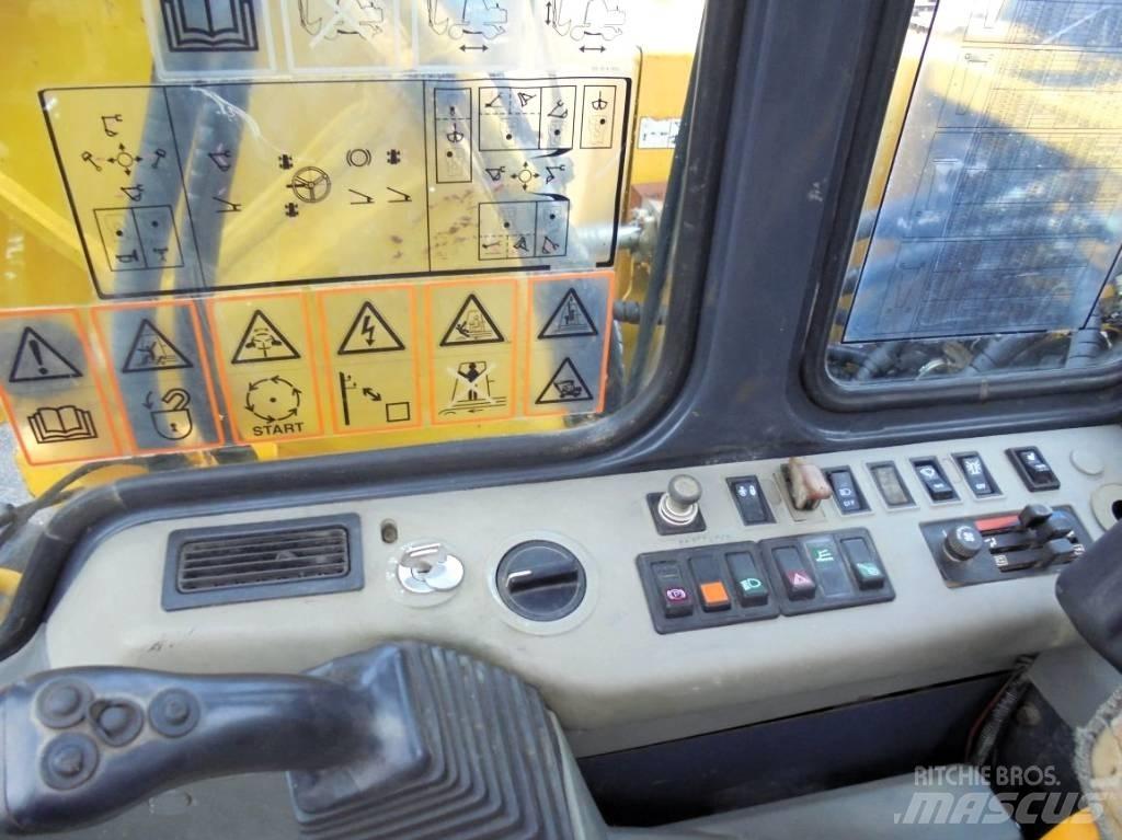Komatsu PW 130ES-6K Escavadoras de rodas