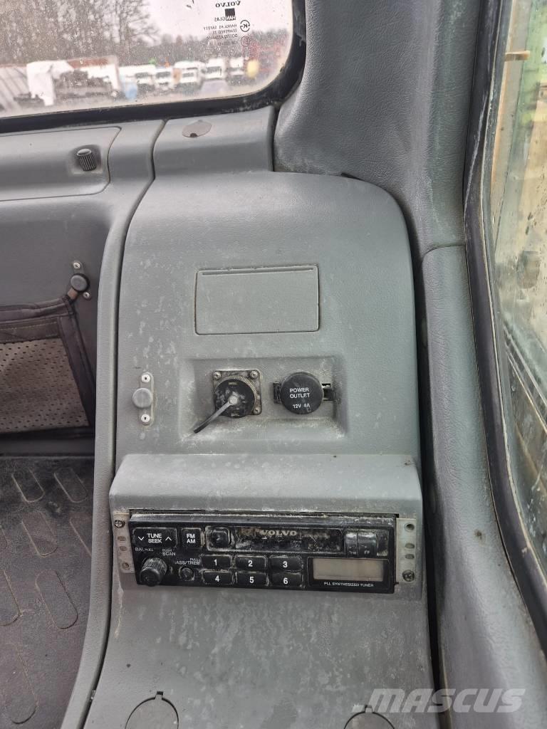 Volvo EW180B Escavadoras de rodas