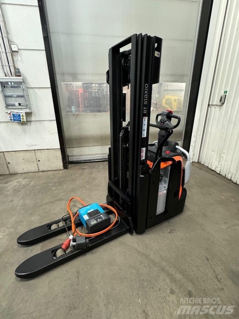 Toyota SPE120L Empilhador para operador externo