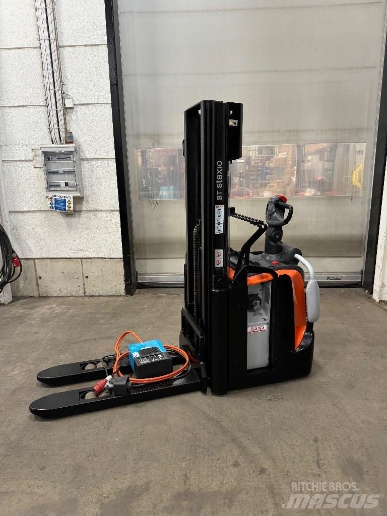 Toyota SPE120L Empilhador para operador externo