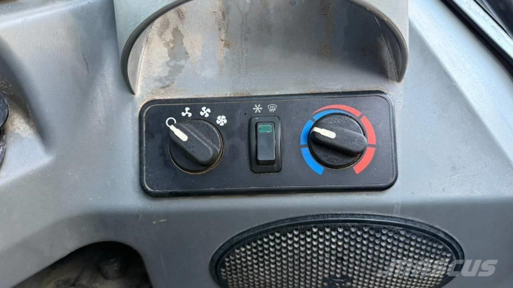 Bobcat T 590 Carregadoras de direcção deslizante