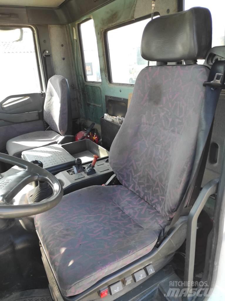 Iveco MP260 E35H Camiões basculantes