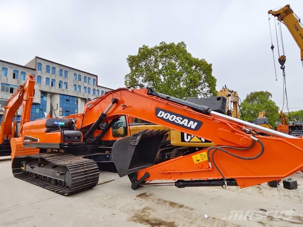Doosan DX 225 LC Escavadoras de rastos