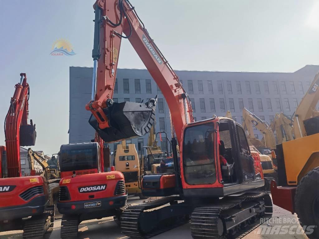 Doosan DX 140 LC Escavadoras de rastos