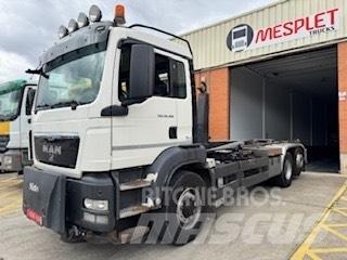 MAN TGS 26.360 Camiões caixa desmontável com elevador de cabo