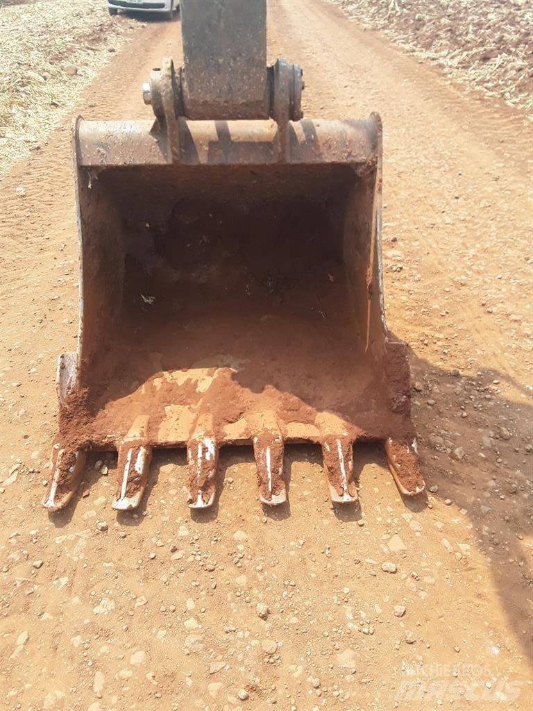 CAT 318D2L Escavadoras de rastos