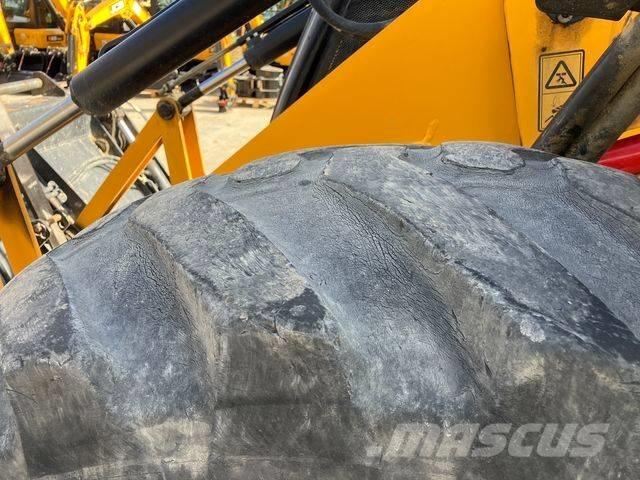 JCB 4CX AEC Retroescavadoras