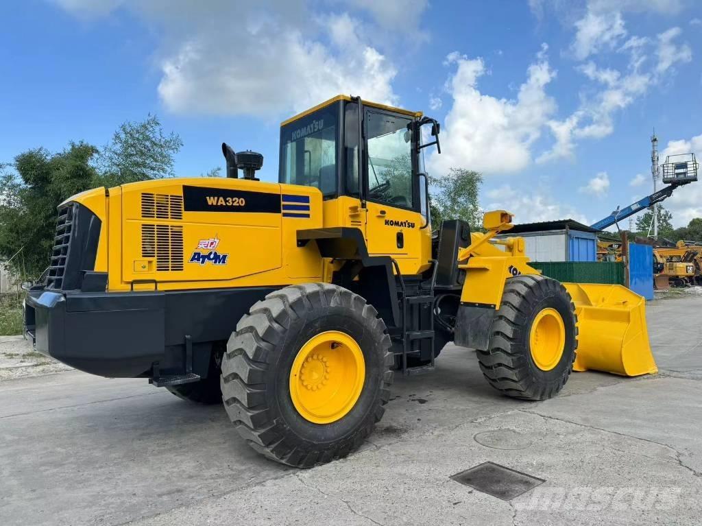 Komatsu WA 320-5 Pás carregadoras de rodas