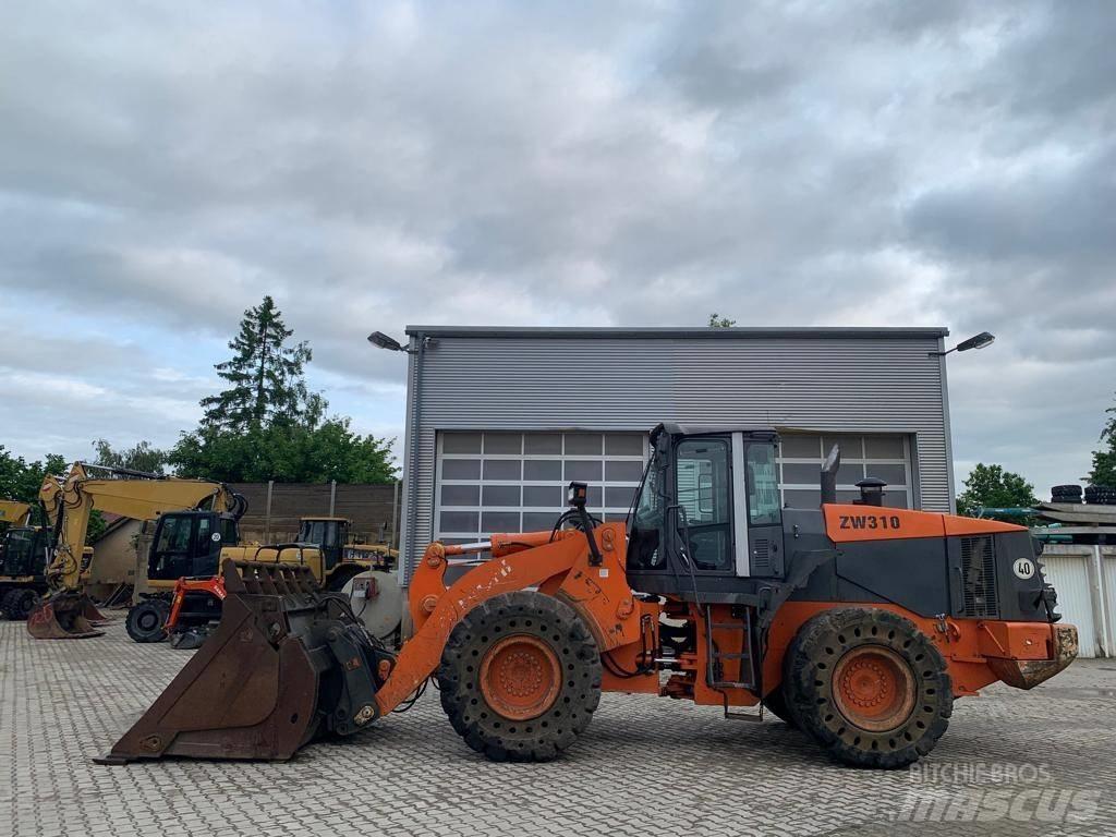 Hitachi ZW 310 Pás carregadoras de rodas
