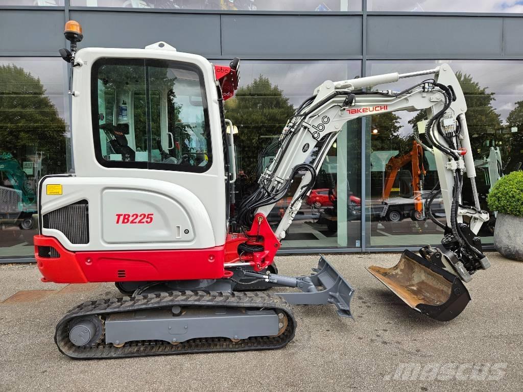 Takeuchi TB 225 Mini Escavadoras <7t