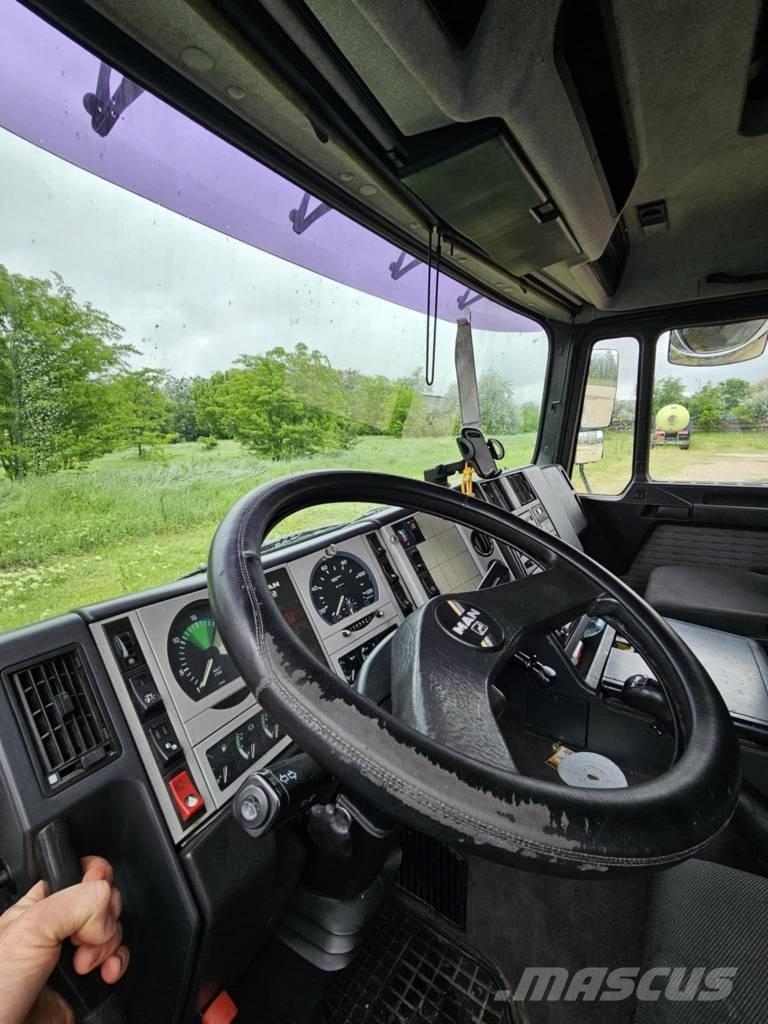 MAN F 2000 Tractores (camiões)