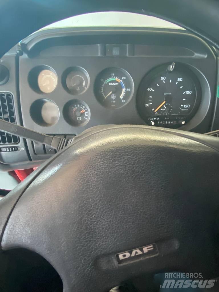 DAF XF 95.380 Camiões estrado/caixa aberta