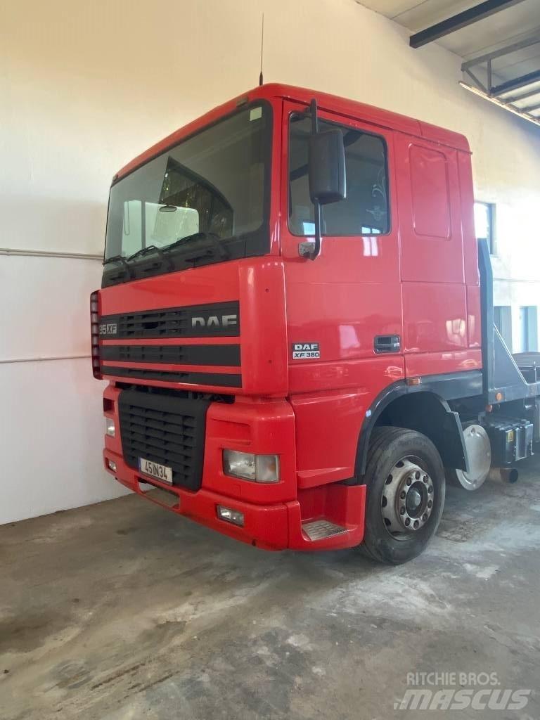 DAF XF 95.380 Camiões estrado/caixa aberta