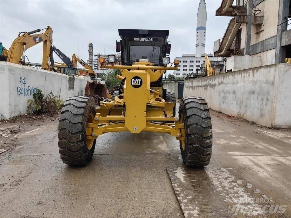CAT 140K Motoniveladoras