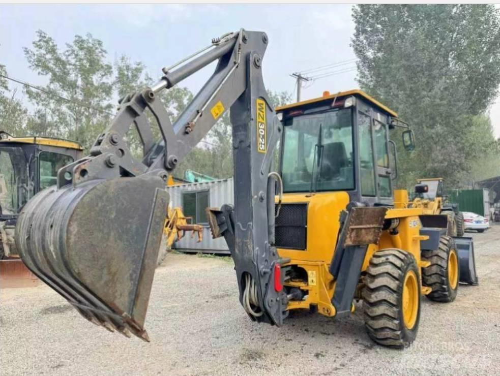 XCMG WZ 30-25 Retroescavadoras