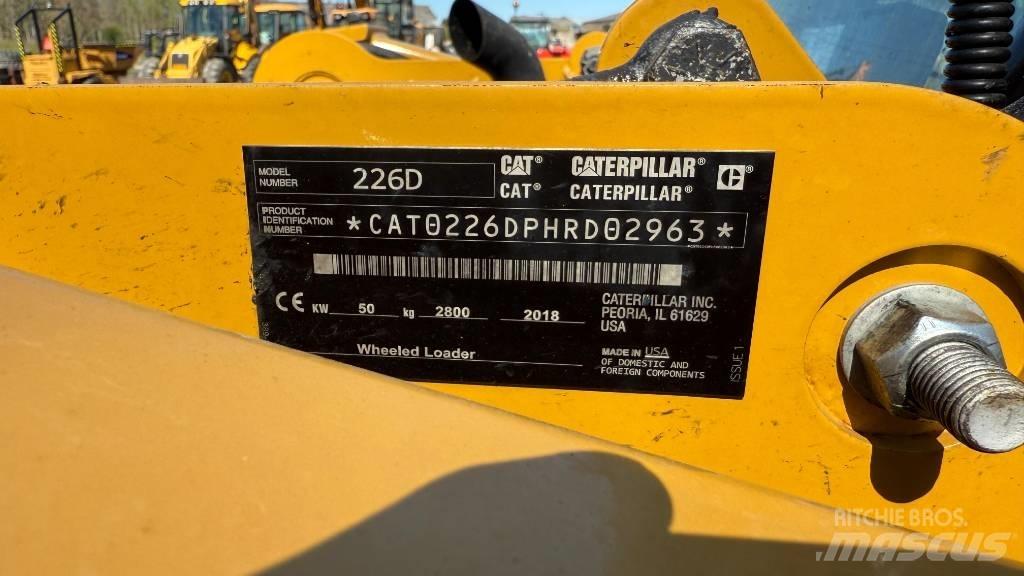 CAT 226 D Carregadoras de direcção deslizante