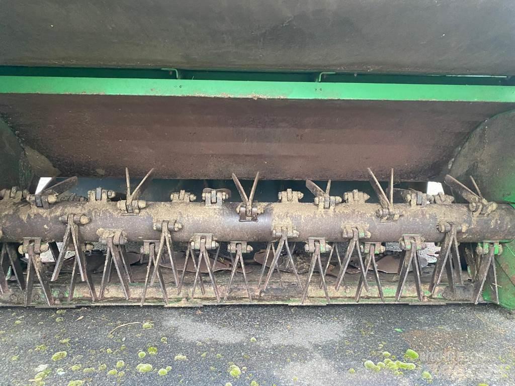 John Deere 730 Corta-Relvas montadas e arrastadas