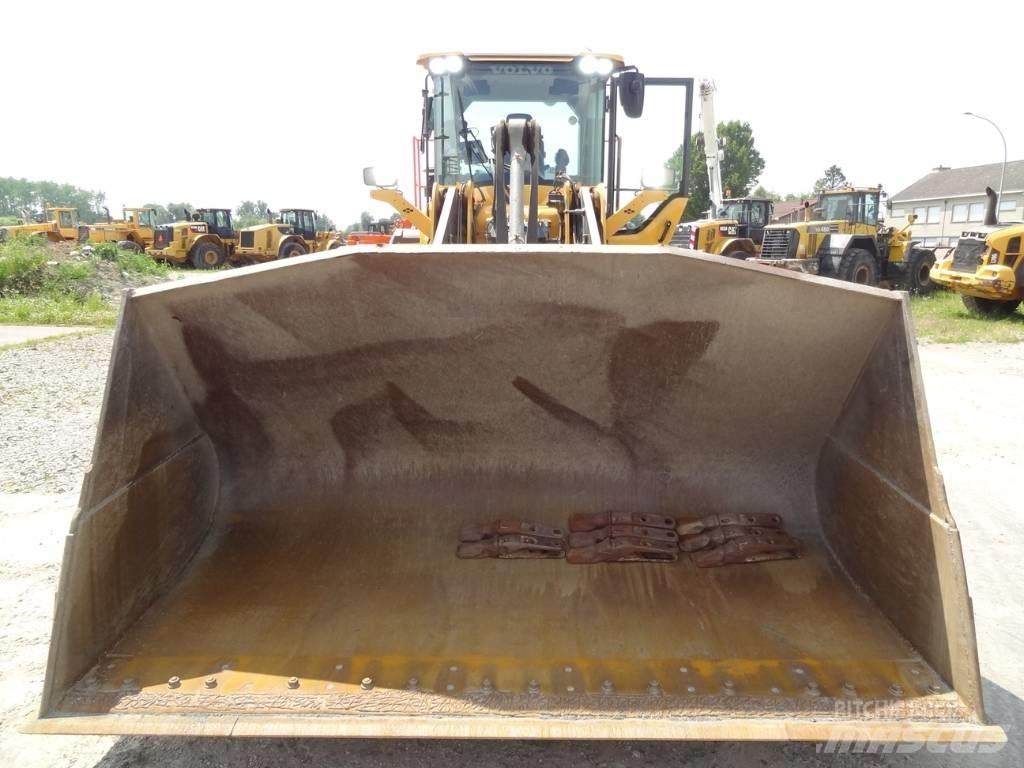 Volvo L 120 H Pás carregadoras de rodas
