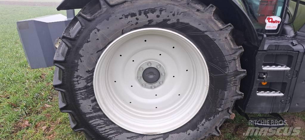 Valtra T235 active Tratores Agrícolas usados