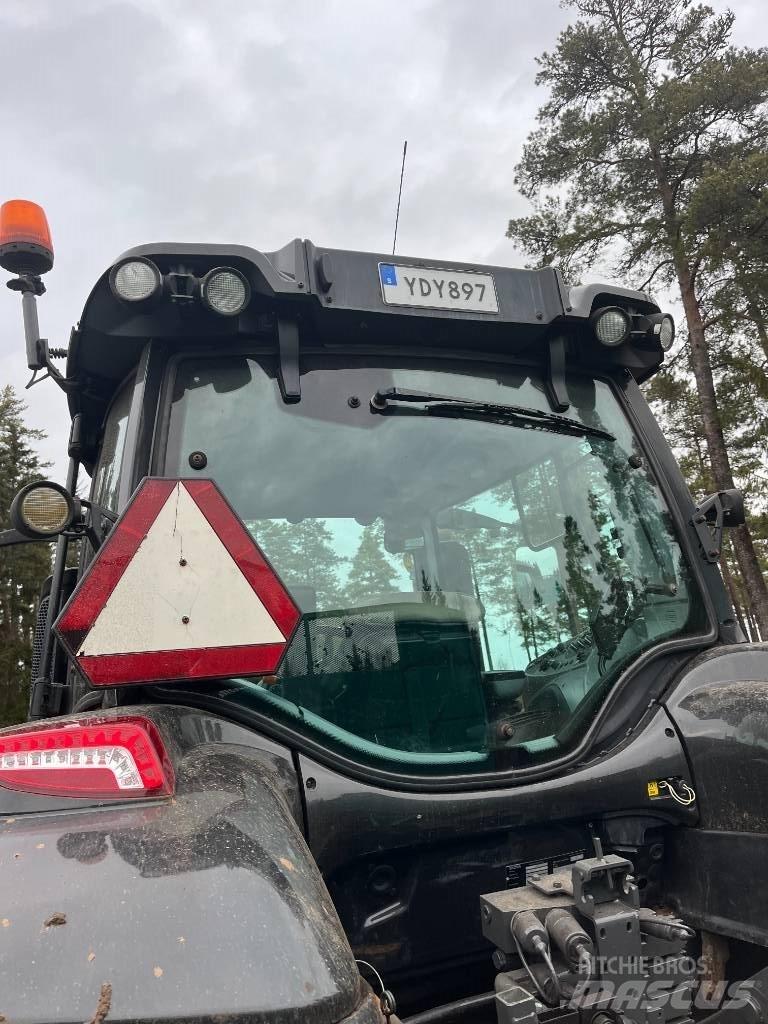 Valtra T 214 D Tratores Agrícolas usados