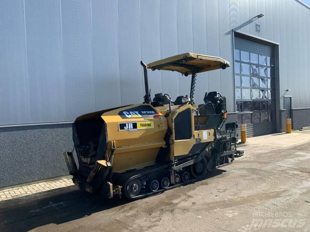 CAT AP355F Pavimentadoras de asfalto
