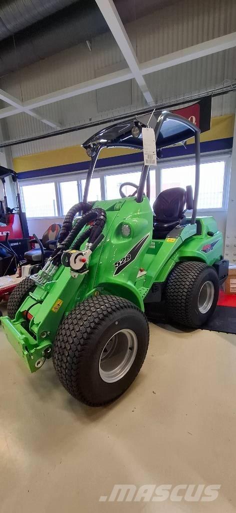 Avant 528 Carregadora multifunções