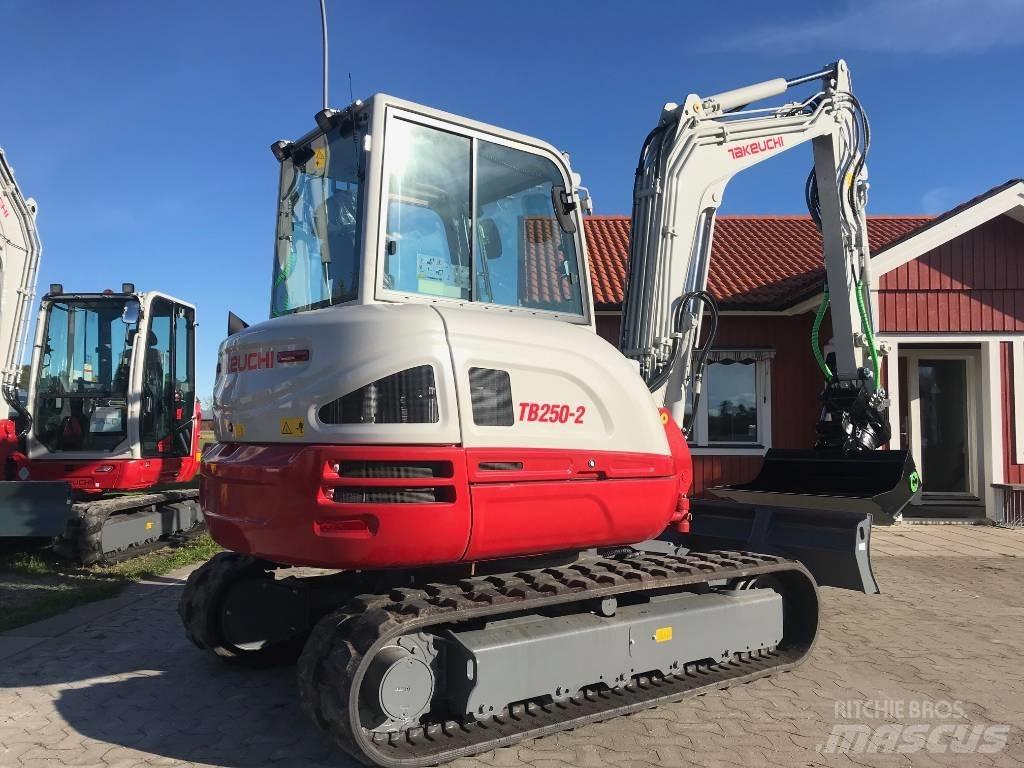 Takeuchi TB250-2 Mini Escavadoras <7t