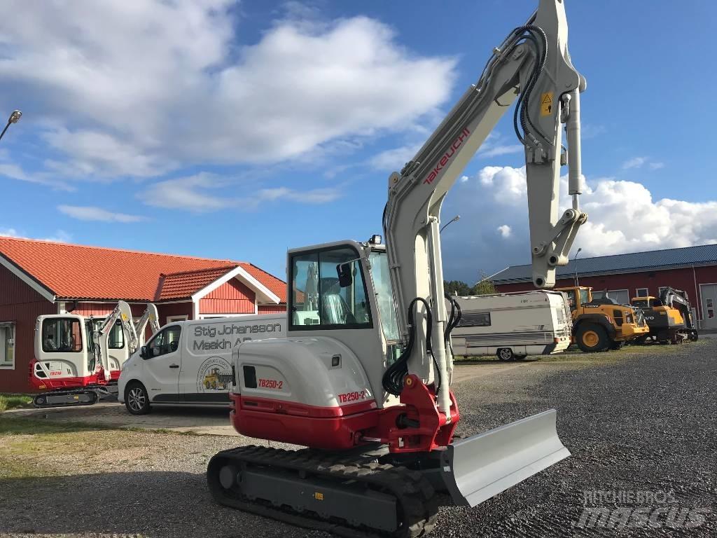 Takeuchi TB250-2 Mini Escavadoras <7t