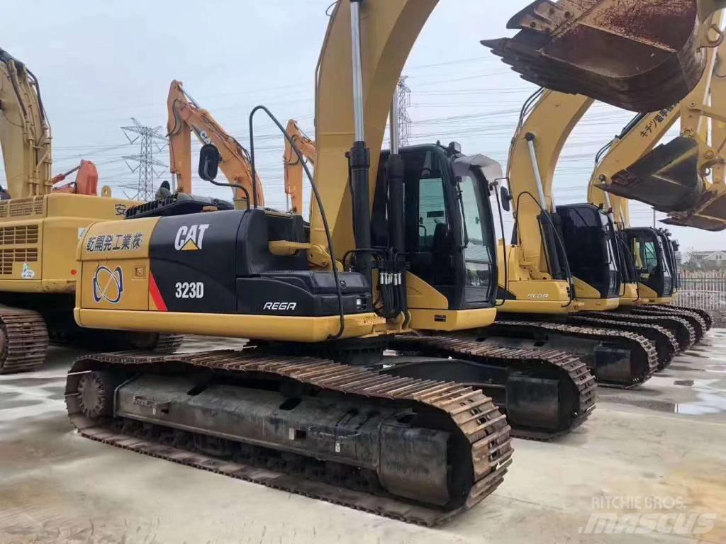 CAT 323 Escavadoras de rastos