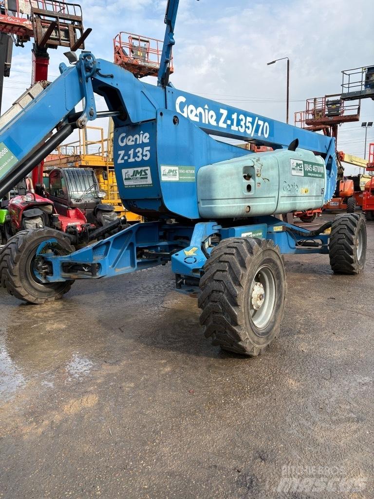 Genie Z 135/70 Elevadores braços articulados