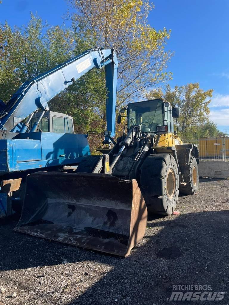 Komatsu WA 200 PT-5 Pás carregadoras de rodas
