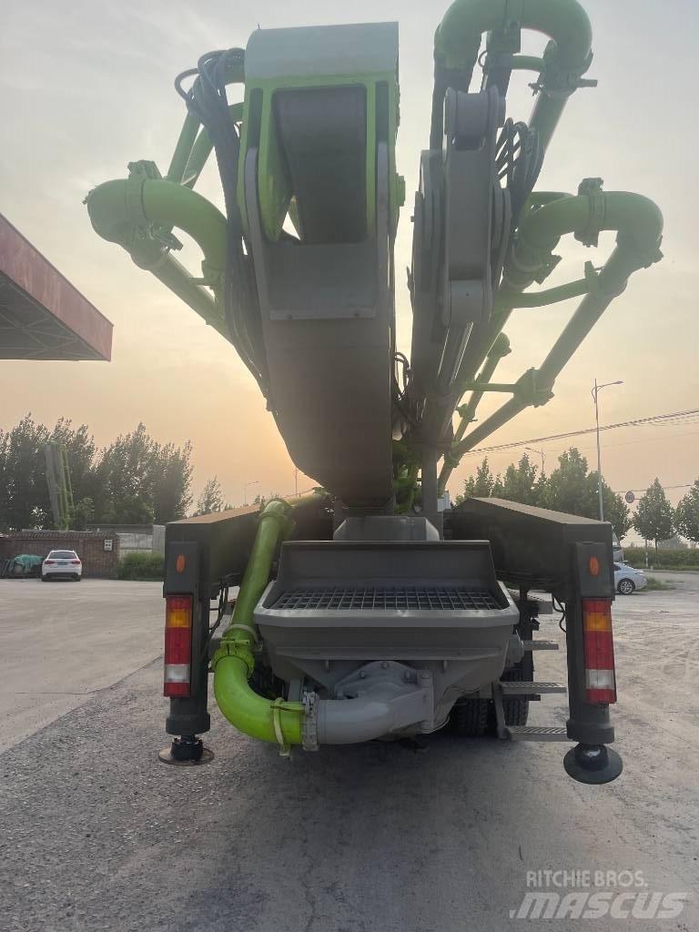  Zoomlion中联重科 52X-6RZ Camiões bomba Betão