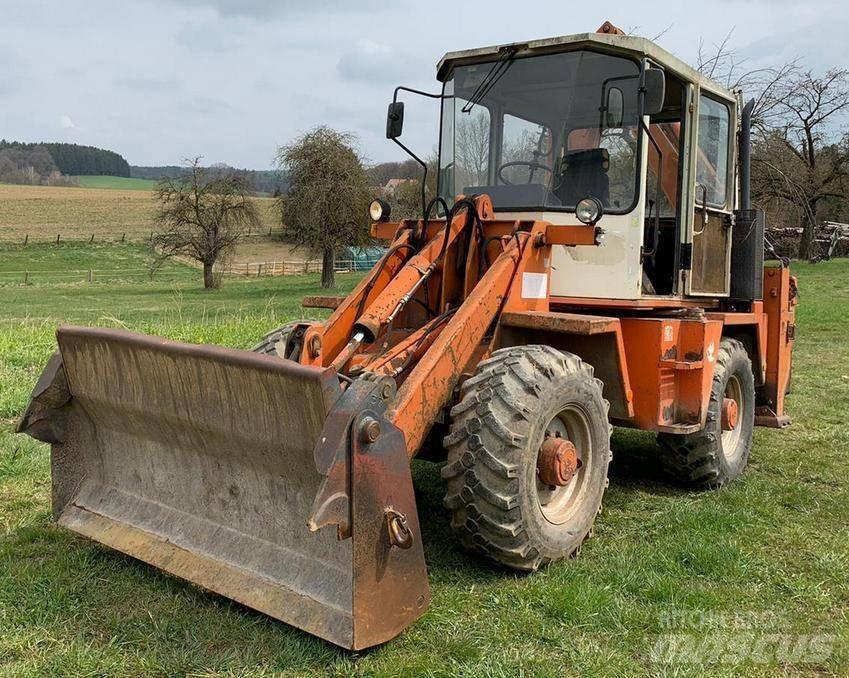 Schaeff SKB 902 Retroescavadoras