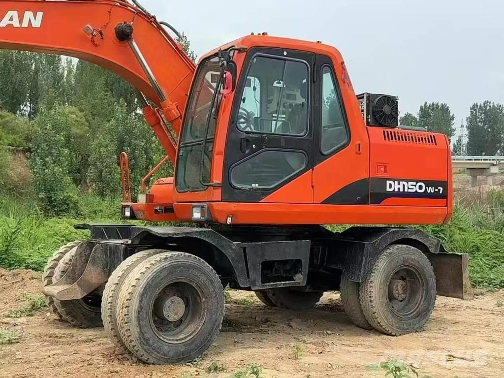 Doosan 150 W-7 Escavadoras de rodas