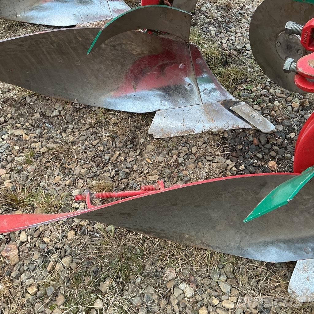 Kverneland ES85 Charruas reversíveis