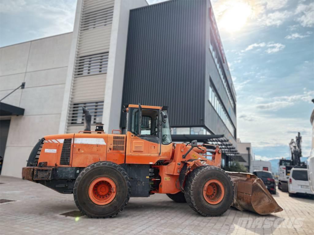 Doosan DL 300 Pás carregadoras de rodas