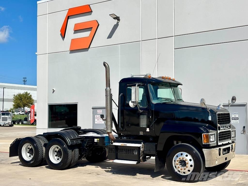 Mack Pinnacle Tractores (camiões)