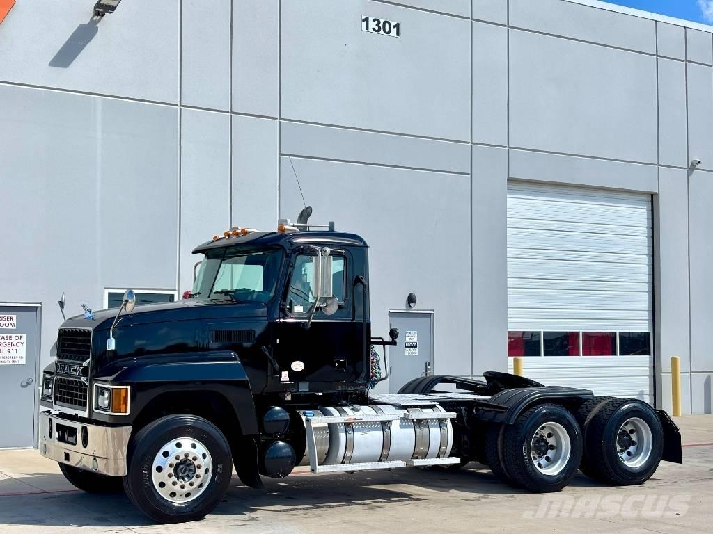 Mack Pinnacle Tractores (camiões)