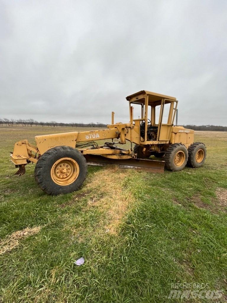 DEERE 570A Motoniveladoras