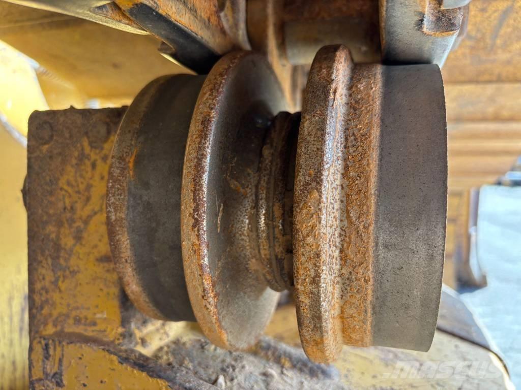 CAT D 6 K 2 LGP Dozers - Tratores rastos