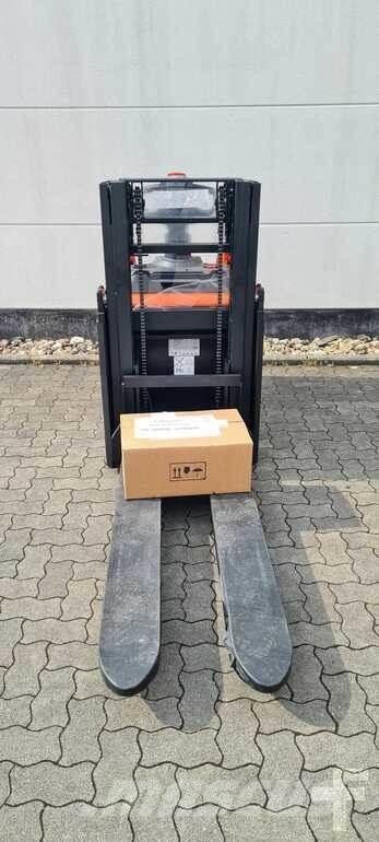 Toyota BT SPE200D Empilhador para operador externo