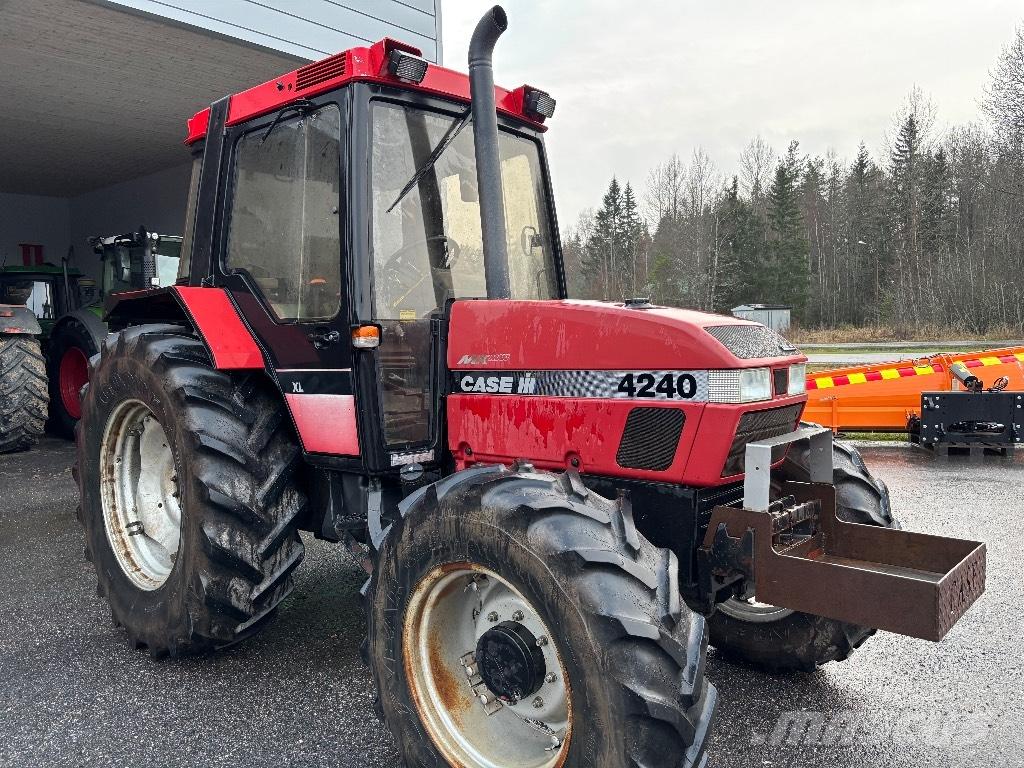 Case IH 4240-4 XL Tratores Agrícolas usados
