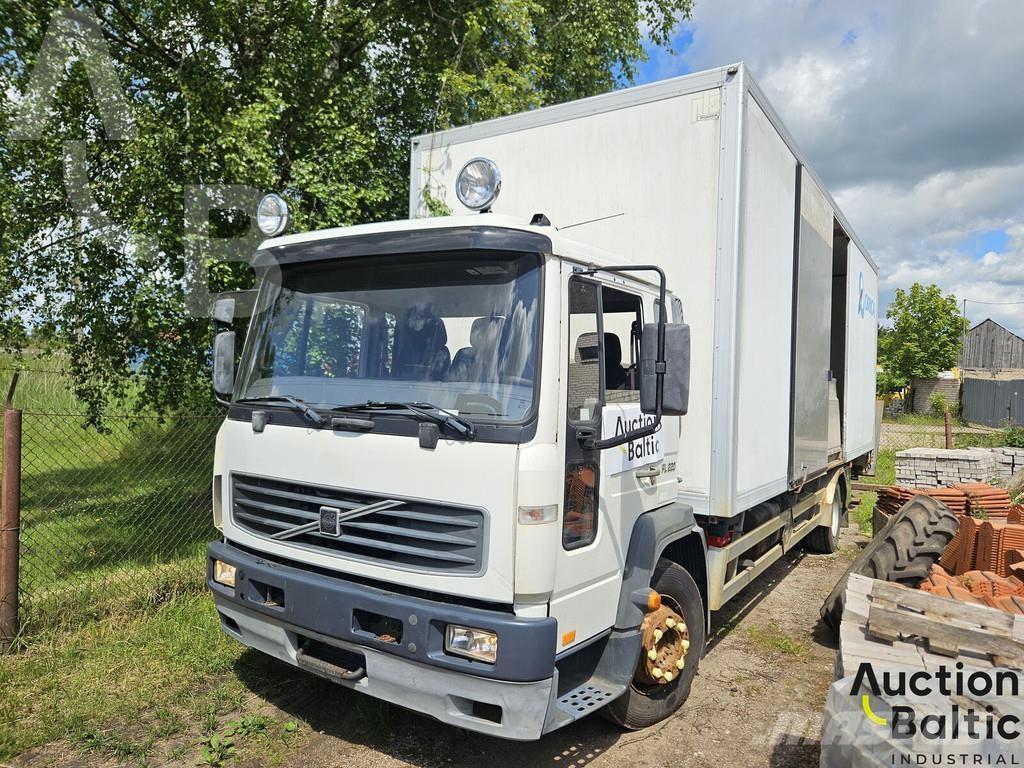 Volvo FL615 Camiões de caixa fechada