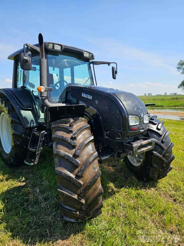 Valtra N 101 Tratores Agrícolas usados