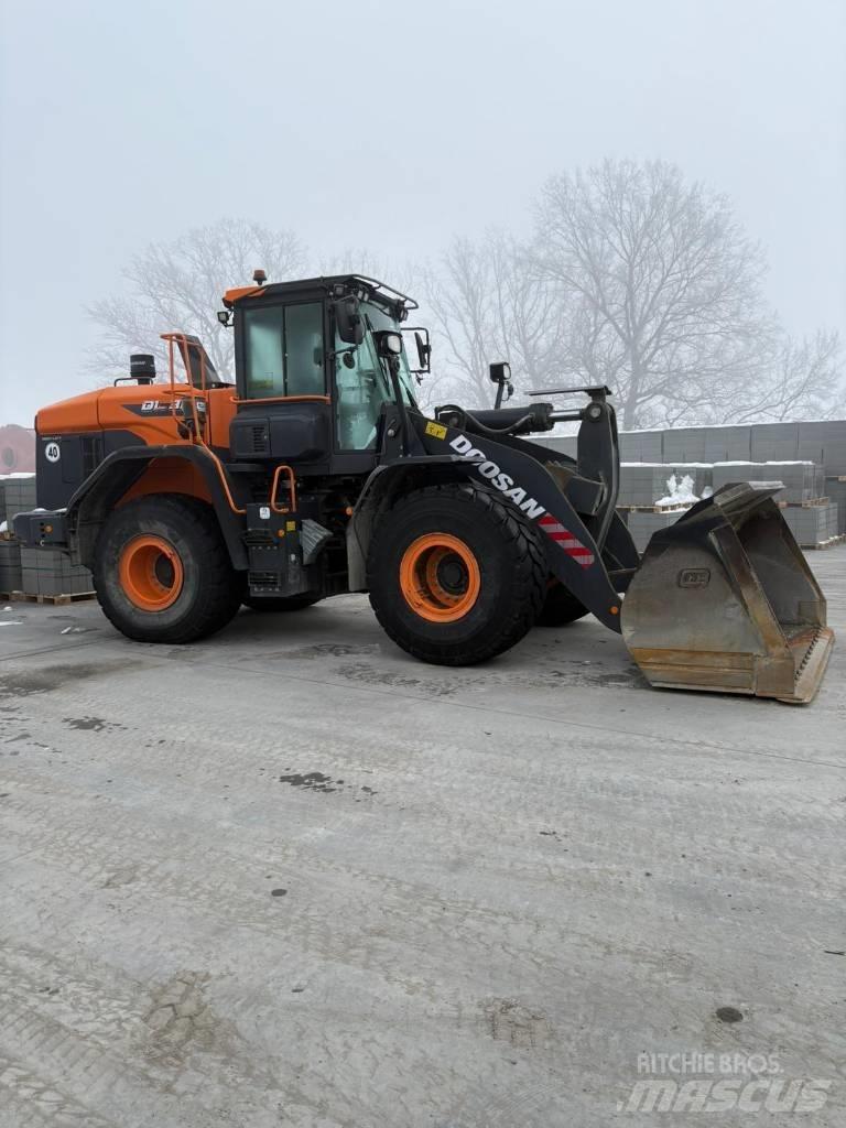 Doosan DL 320-7 Pás carregadoras de rodas
